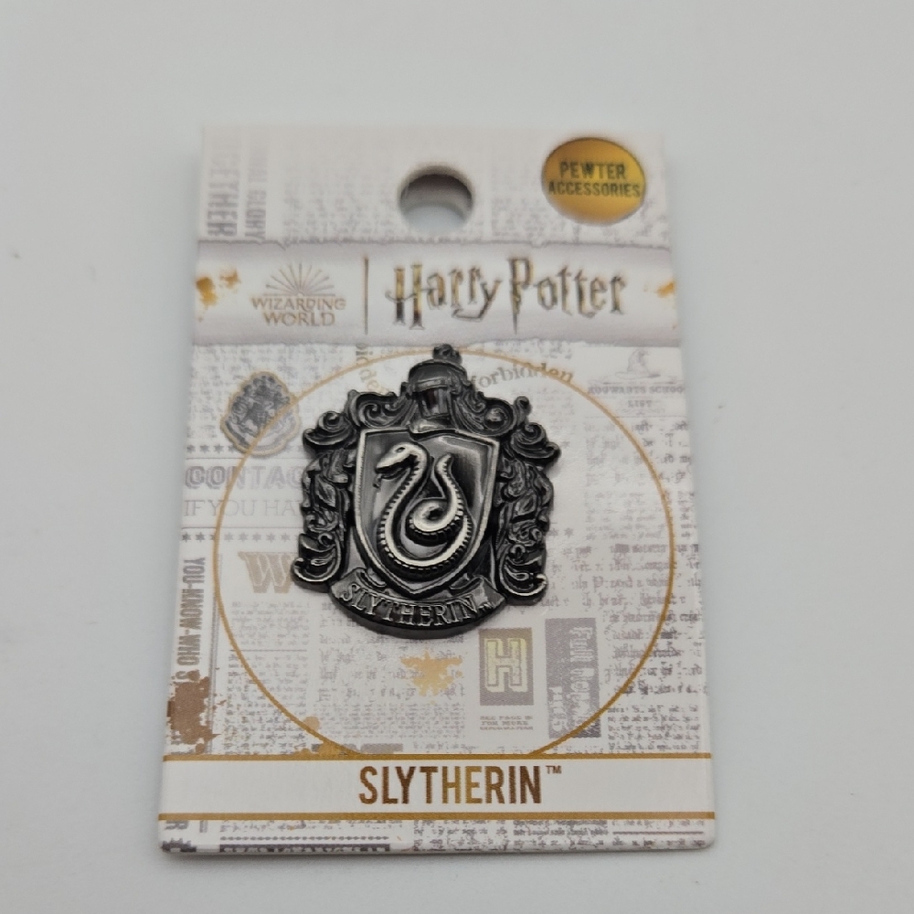 🐍 Harry Potter Slytherin House Crest Pin | Wizarding World | New 🐍